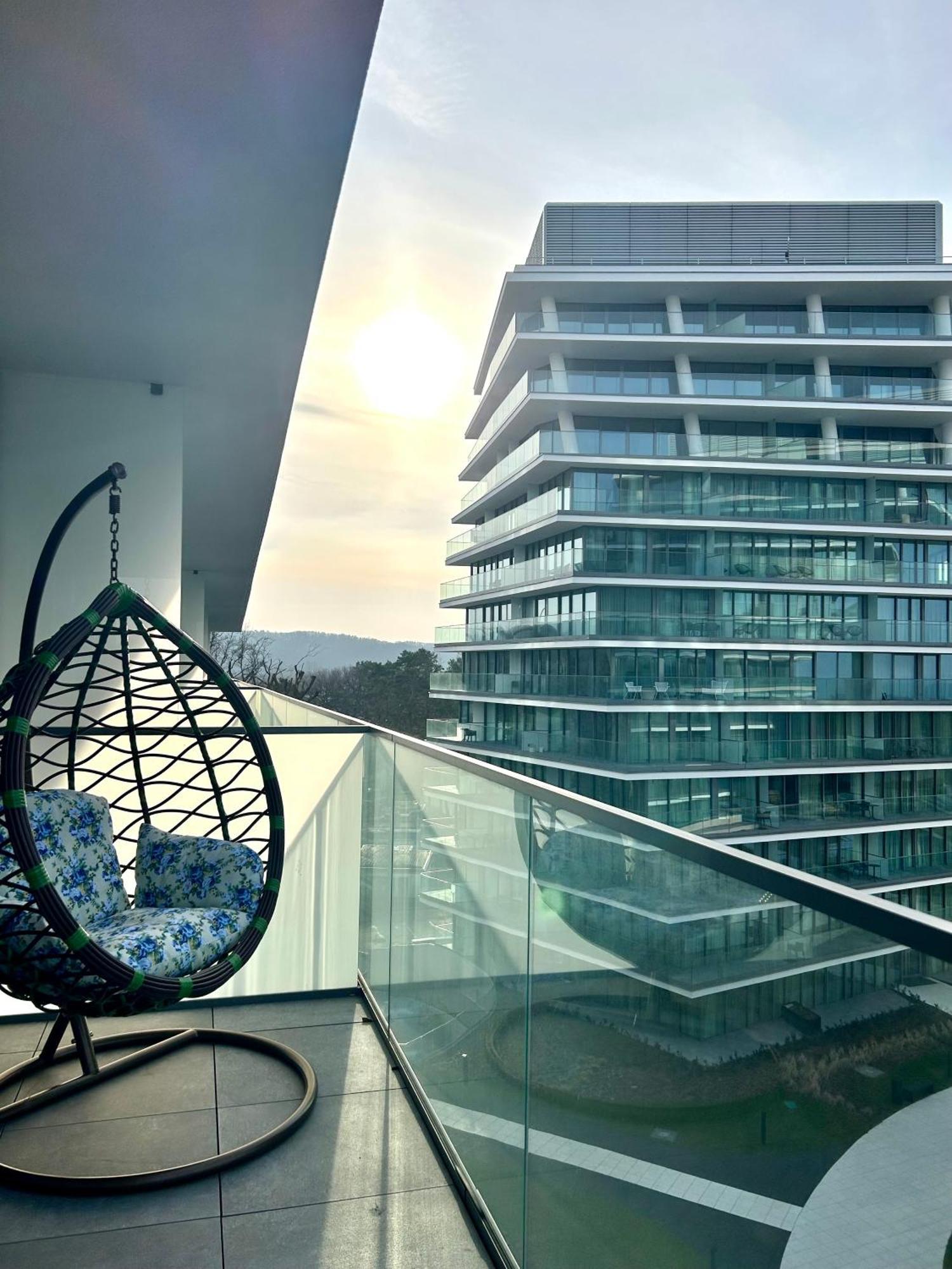 Wave - Aurum Ii - Front Sea View